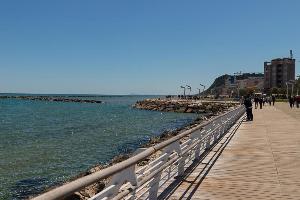 Zara D'Amare A Pesaro 10 Metri Dalla Spiaggia By Yohome Eksteriør bilde